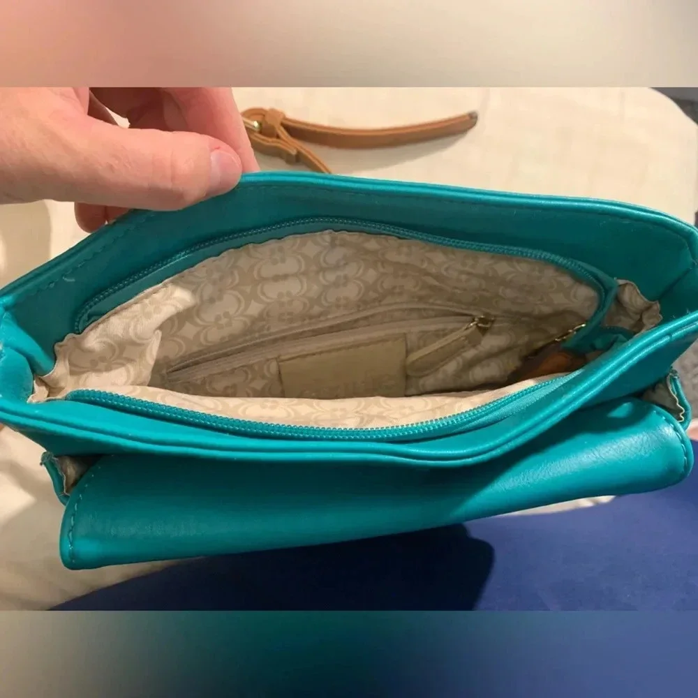 Charming Charlie cross-body bag - Picture 4 of 9